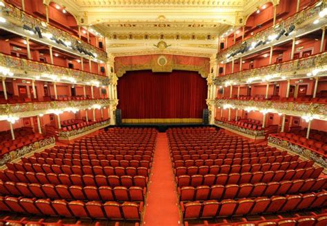 El Teatro Arriaga acoge una función de Rey Desnudo y Chico Muerto una