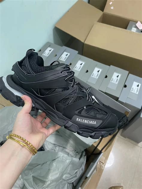 Top Balenciaga Men S Track Led Sneaker In Black Reps Etkick Reps