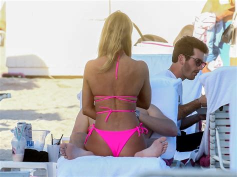 Kimberley Garner In A Pink Bikini Spent The Day At South Beach In Miami The Fappening