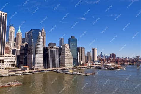 Premium Photo Manhattan Midtown Panorama Over East River With Urban