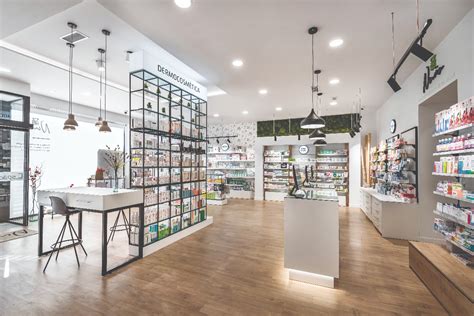 Hemos Creado Una Farmacia Moderna Pharmacy Design Room Divider Pharmacy