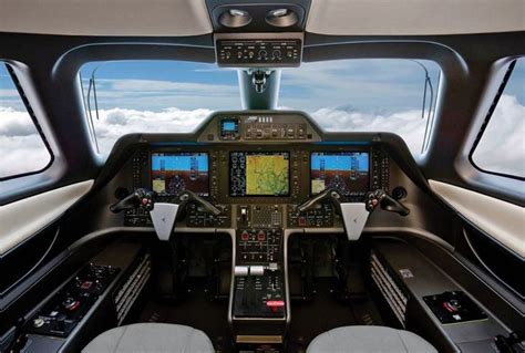 Embraer Phenom 300 | Cockpit, Glass cockpit, Luxury private jets