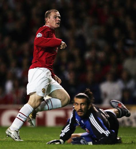 Wayne Rooneys Best Goals Our Top 10 From The Manchester United