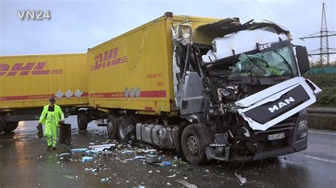 Vn Lkw Prallen Am Stauende Auf Der A Bei Hagen