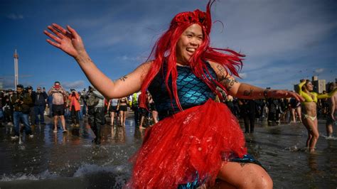 Want A Polar Bear Plunge On New Years Day Heres A Deep Dive On Cold