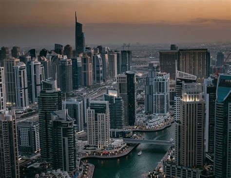 Dubai Economy issues 42,640 new licences in 2020