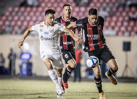 Santos visita o Brusque mirando a liderança da Série B