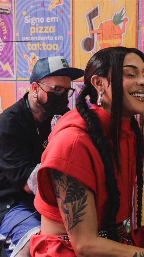 Pabllo Vittar Faz Tatuagem Inusitada No Festival The Town