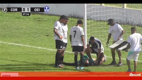 Guarda Redes Sofre Frango Incr Vel Sai De Maca Direto Ao Hospital E