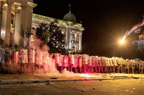 Serbia police detain 71 after 4th night of virus protests | Daily Sabah