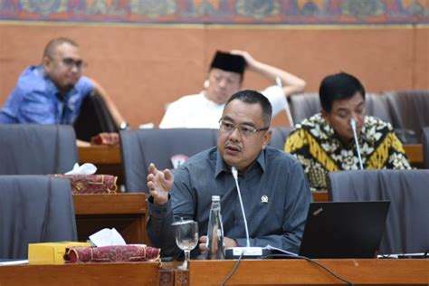 DPR Imbau Pemerintah Terapkan Pembatasan Pembelian Pertalite Dan Solar