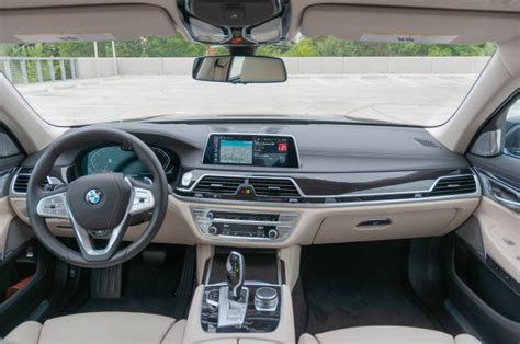 First drive review: The 2020 BMW 7-Series seeks attention