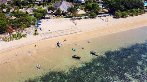 Sanur Beach by nreneet on DeviantArt