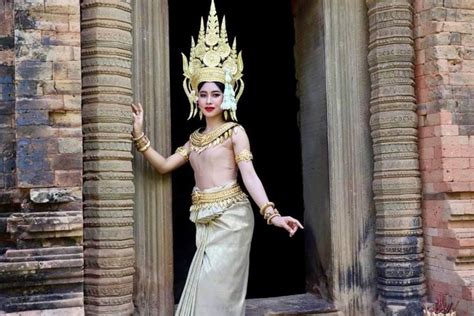 Beauty And Cultures Gorgeous Cambodian Lady Wearing Apsara Dance