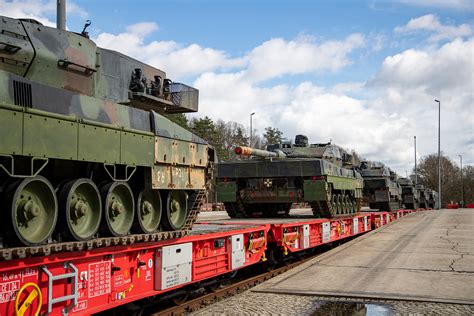 Deutsche Leopard Panzer In Ukraine Angekommen