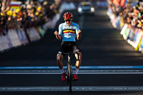 Remco Evenepoel E Annemiek Van Vleuten Vencem O Velo D Or