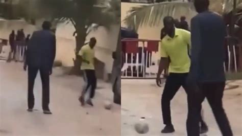 Ousmane Sonko Joue Au Football Avec Djiby Gueye NDIAYE Devant Chez Lui