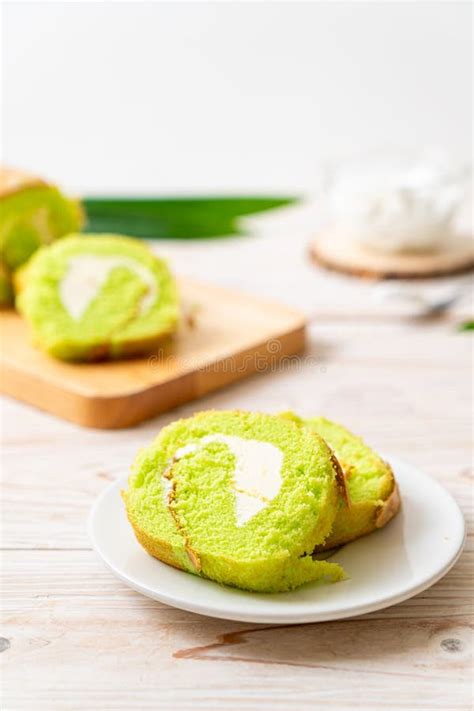 Torta Del Rollo De Pandan Foto De Archivo Imagen De Postre