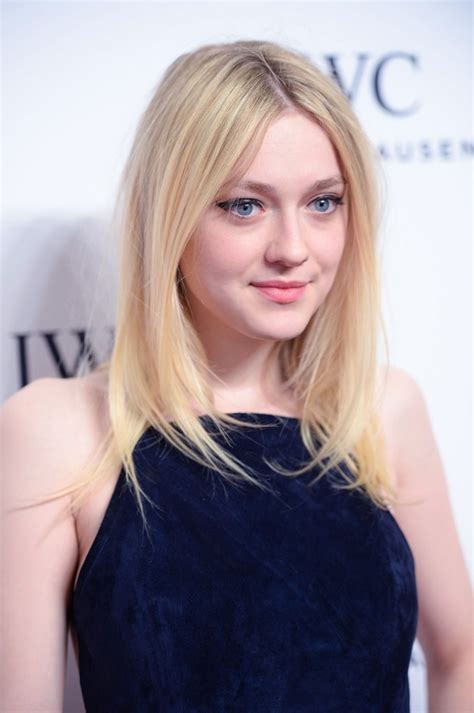 Dakota Fanning Then And Now Photos Of The Actor Through The Years