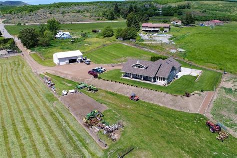 Okanogan River Ranch For Sale In Tonasket Wa Okanogan County Farm