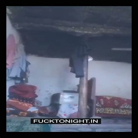 Pakistani Cute Sexy Girl Rubbing Her Clean Pussy N Showing Boobs To