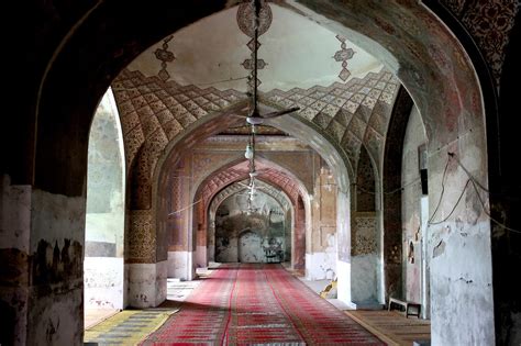 A Visual Delight Maryam Zamani And Wazir Khan Mosques Pakistan Dawn