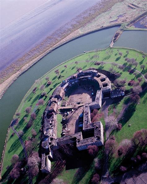 How to Reach Thurrock Services by Bus or Train