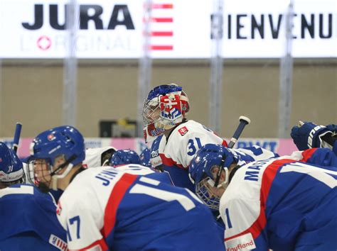 Slovensko v semifinále MS v hokeji do 18 rokov podľahlo USA Smith