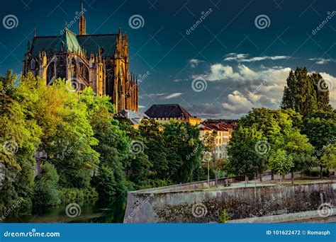 Paisaje Urbano Con La Catedral De Saint E Tienne En Metz Foto De