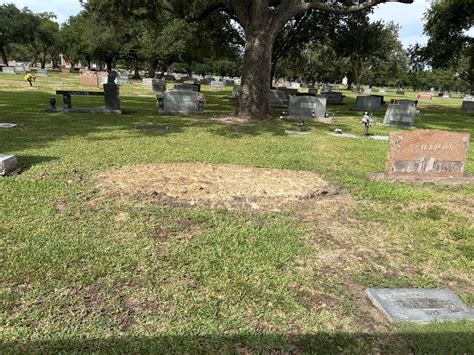 Pearland TX Buy Sell Plots Lots Graves Burial Spaces Crypts Niches