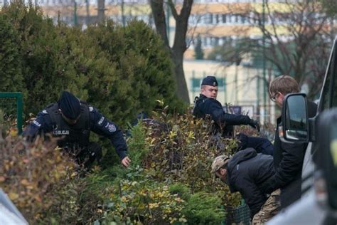 Konin z wykrywaczami metalu na miejscu śmierci Adama Zabił go policjant