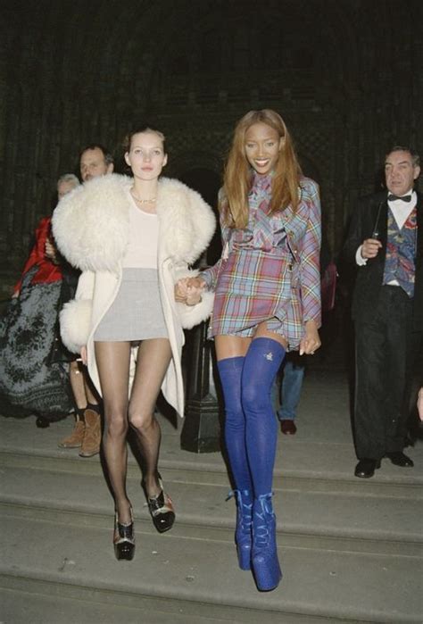 35 Of The Best Paparazzi Moments From The 90s Fashion Kate Moss