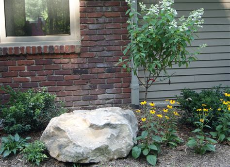 Resemblance Of Boulders For Large Landscape Rocks Landscaping With Rocks Landscape Bouldering