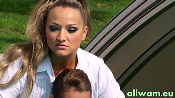 Kinky Eurobabe Pelea En La Piscina XVIDEOS