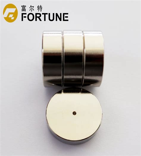 Strong Rare Earth Sintered NdFeB Magnet Neodymium Round Disc Magnet