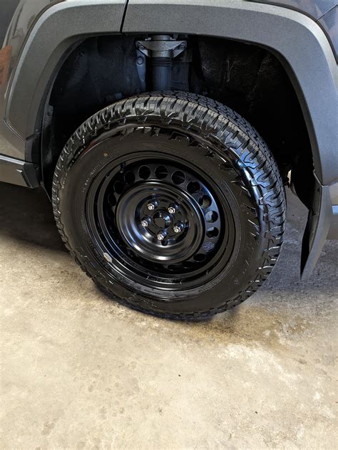 Hubcaps Or No Hubcaps Toyota Rav4 Forums