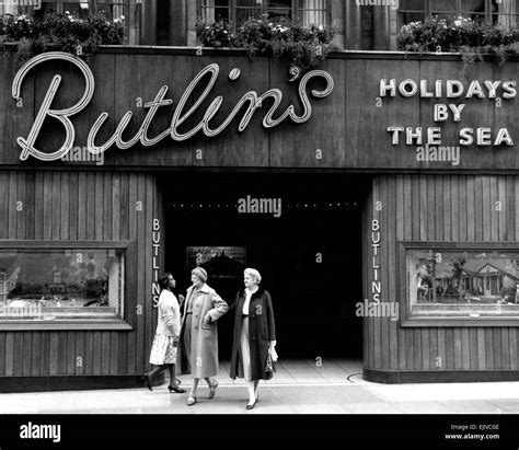 Butlins 1960s Hi Res Stock Photography And Images Alamy