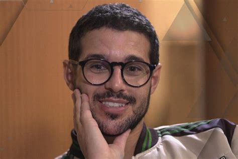 Rodrigo Mussi assista à entrevista do ex BBB ao Fantástico