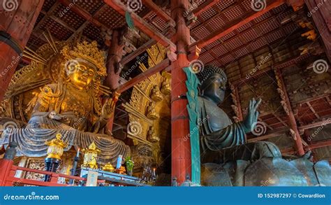 El Gran Pasillo De Buda En El Templo De Todaiji En Nara Jap N