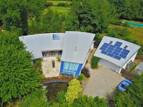 8 Incredible Eco Homes