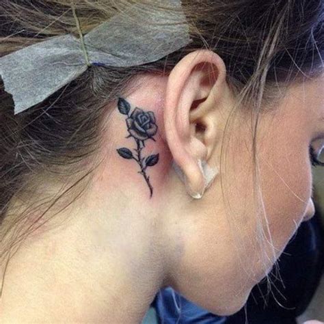 40 Amazing Behind The Ear Tattoos For Women Tattooblend Black Rose Tattoos Behind Ear