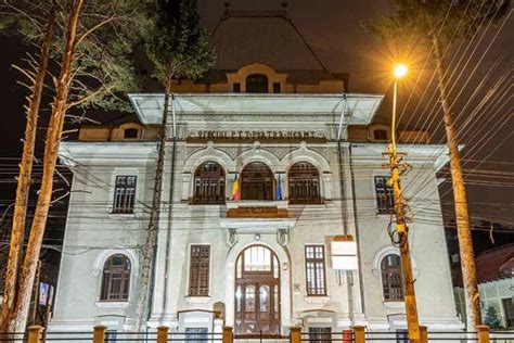 Foto Po Ta Rom N A Redeschis Un Sediu Monument Istoric Din Piatra