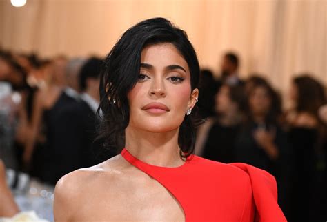 Kylie Jenner Se Confie Sur Sa Chirurgie Esth Tique Ans Laminute Info