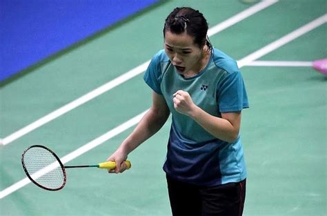 Vietnams Top Female Badminton Player Defeats Former World Champion