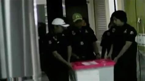 VIDEO Bareskrim Bawa 14 Dokumen Kasus Ginjal Di Rumah Sakit News