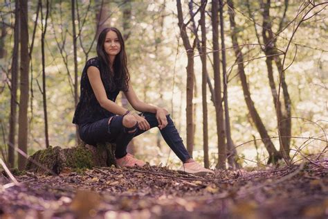 Im Wald Foto And Bild Portrait Portrait Frauen Outdoor Bilder Auf