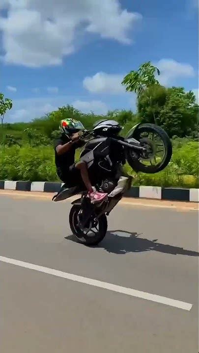 Pulsar Ns Stunt Whatsapp Status Video💥😱ns Ns200 Ns125 Pulsar