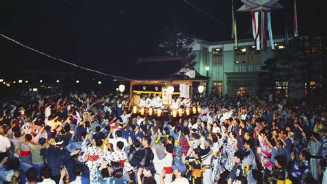 【日本三大盆踊り】秋田「西馬音内盆踊り」・大分「姫島の盆踊り」・岐阜「郡上おどり」：先祖の魂と陽気に楽しむ日本独自の風習