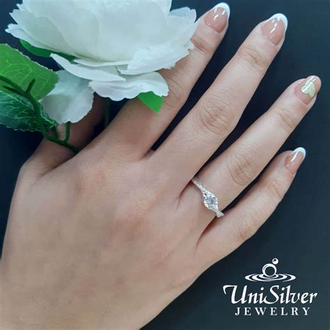 Unisilver 925 Sterling Silver Solitaire Stone Engagement Ring RS558