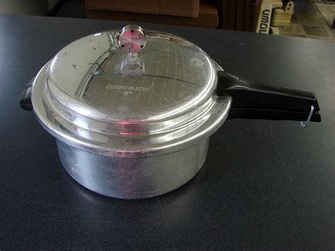 Vintage Pressure Cooker Complete Mirro-Matic 6 Quart Presto ...